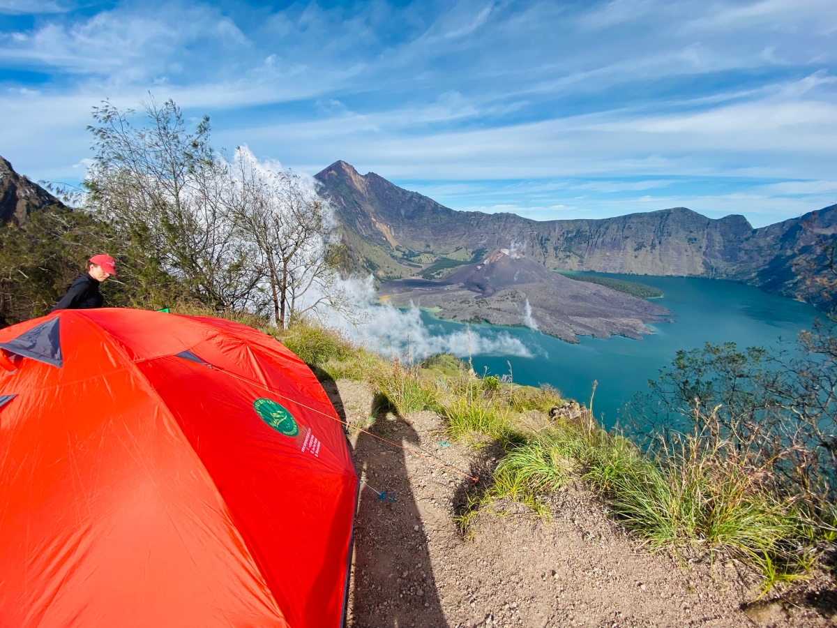 Crater rim Senaru camp